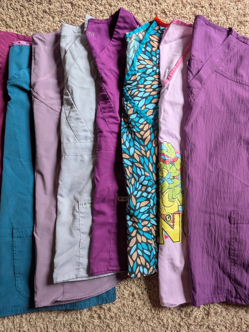 12 scrub Tops Women's Medium Bundle Lot